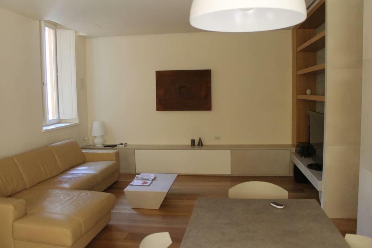 Appartamento Moderno In Centro Storico Lucca Luaran gambar